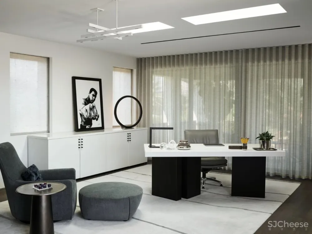 Inside Tom Joyner’s Elegant Florida Villa