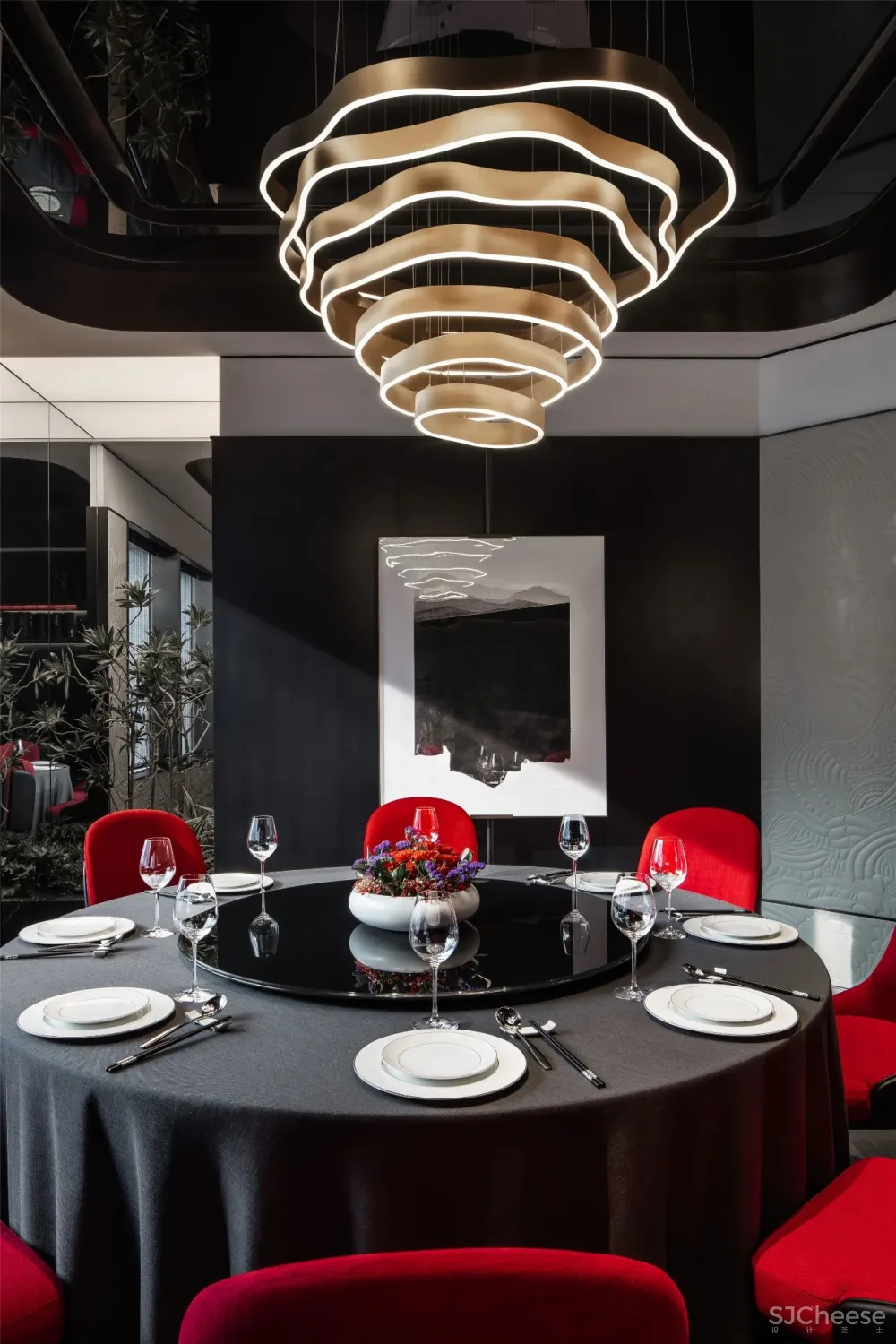 把水做到顶上的餐厅 曾建龙