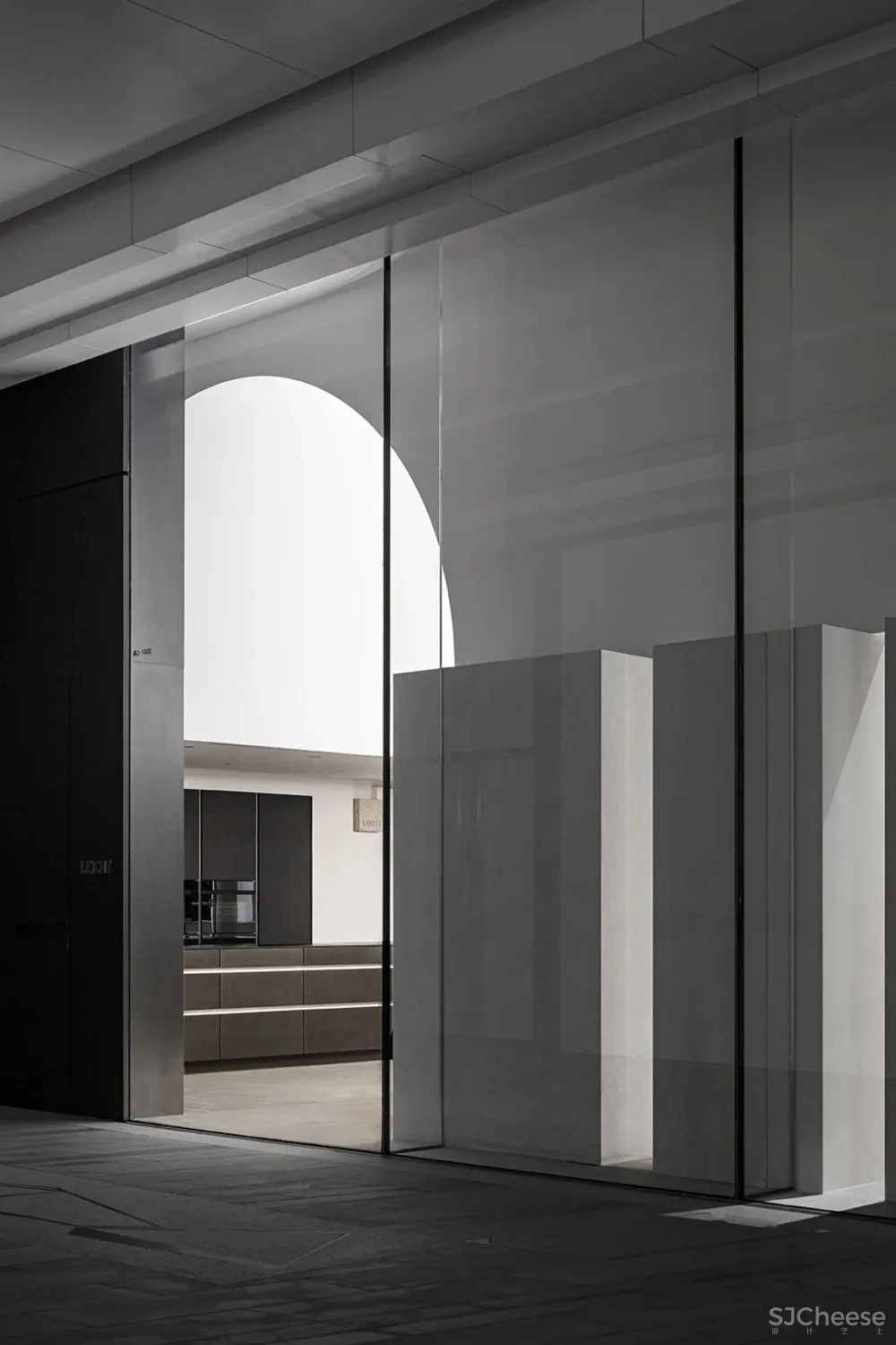 王鹏:深圳湾一号新开一家超惊艳的建筑厨房!