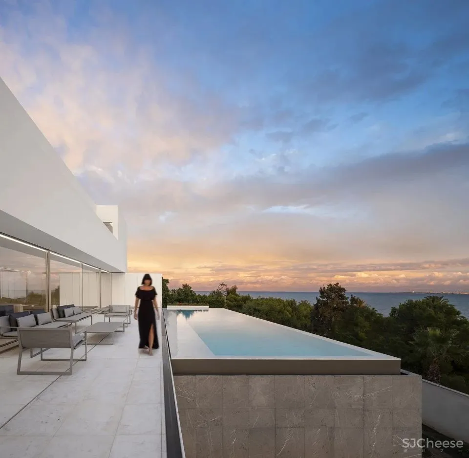 极简 · 越少越高级