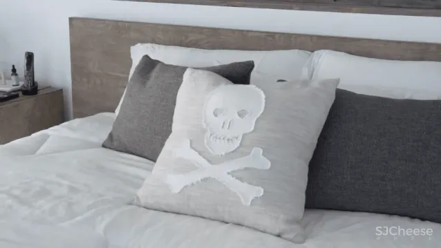 94年小伙买下近500m²豪宅,5间卧室,面朝大海,每一寸都是自己挣来的