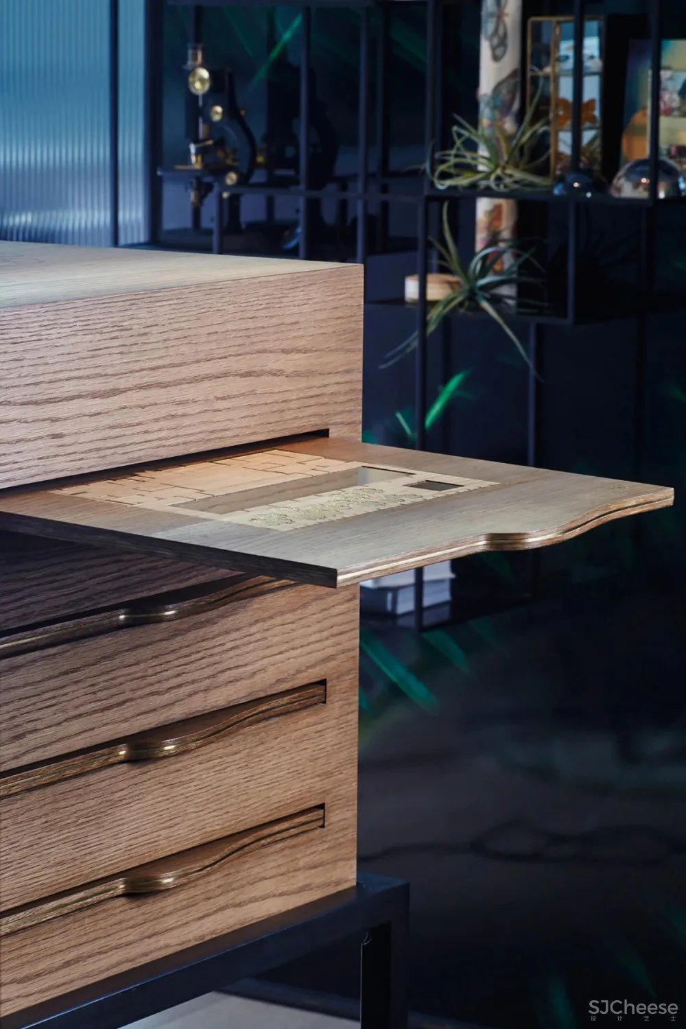 爆红的垂直森林,却被吐槽「蚊虫太多」「物业太贵」,阳台还是点到为止的绿化靠谱