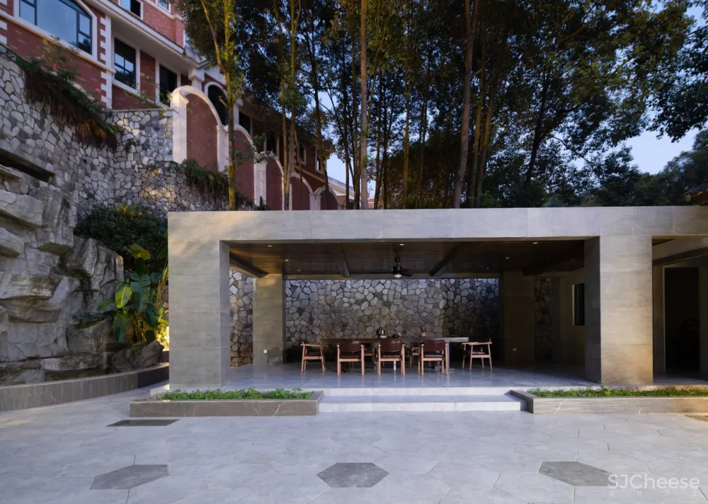 初一 | 别墅依山而建,功能布局巧妙利用天时地利人和