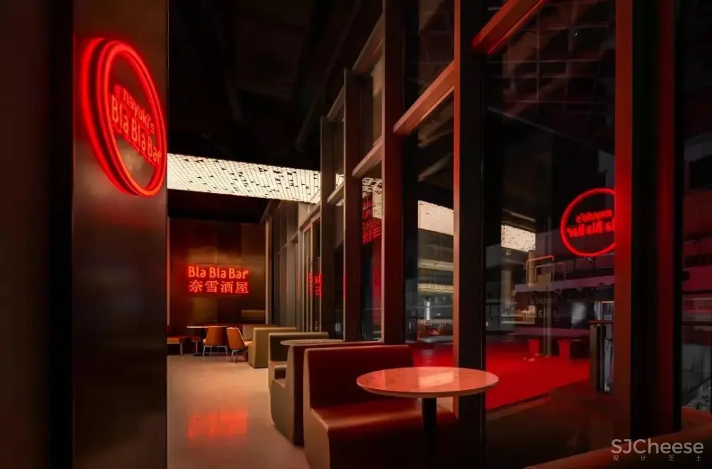 新作 KWSD境物建筑：爬一座“茶山” 然后在微醺酒屋里做梦