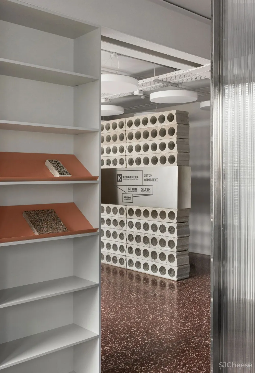 办公空间：乌克兰建筑材料公司办公室 Artem Trigubchak