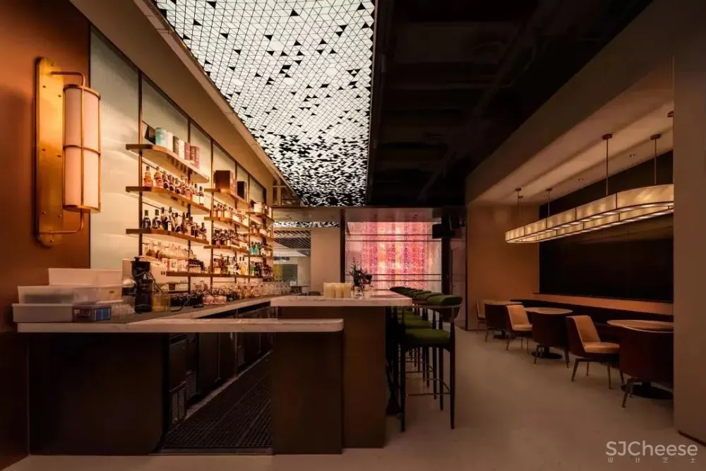 新作 KWSD境物建筑：爬一座“茶山” 然后在微醺酒屋里做梦