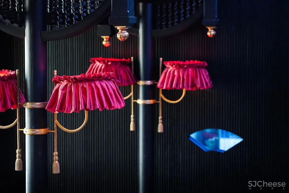 弄设计:得云茶楼成都太古里店,一幅美丽的画卷!