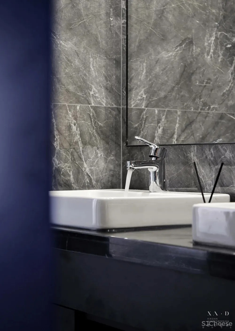 黑白简约,硬朗与温馨的平衡 晓安设计