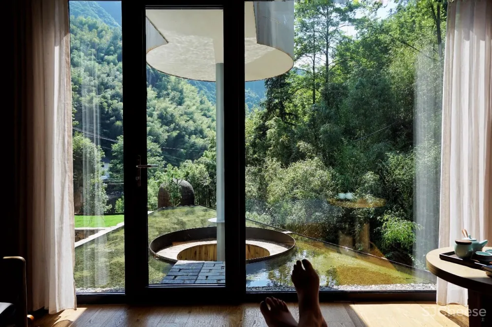 新挖到的隐秘玩水地, 直接睡入山溪间! 还原宫崎骏动漫里的夏天, 秒回无拘束童年时光