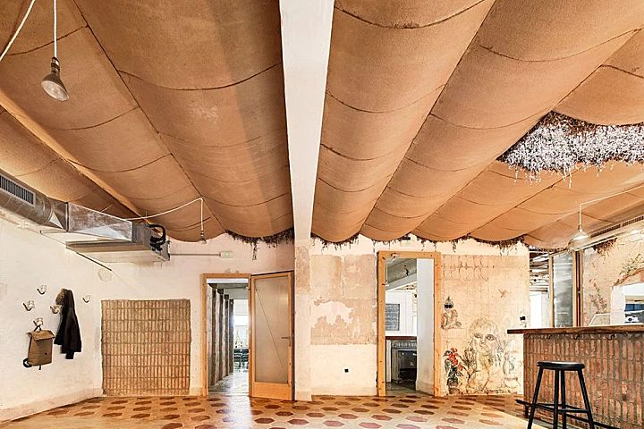 为与不为:Lliro家族音乐咖啡厅