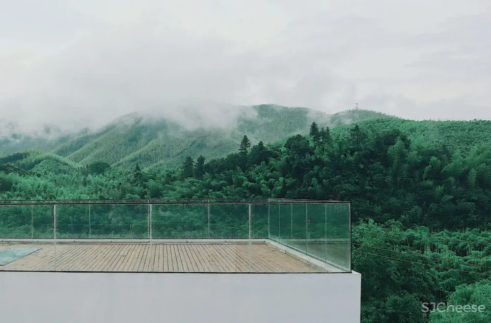 莫干山云端新宿!2000 m²摩洛哥花园私藏游乐园,loft亲子滑梯房,露台无边泳池超隐秘!