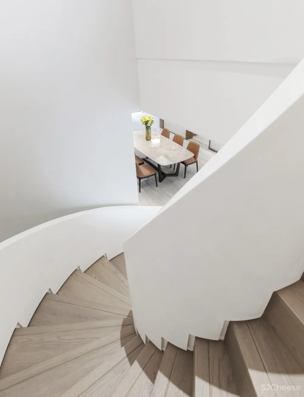 洛辰设计|星河丹堤私人府邸:依山湖林海而居 简单纯净是家应有的气质