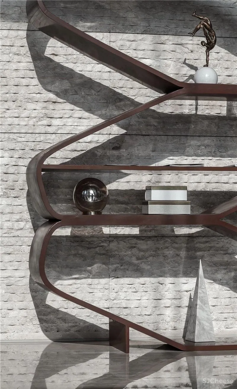 “光给予影的存在,影赋予光的生命” 中银大厦