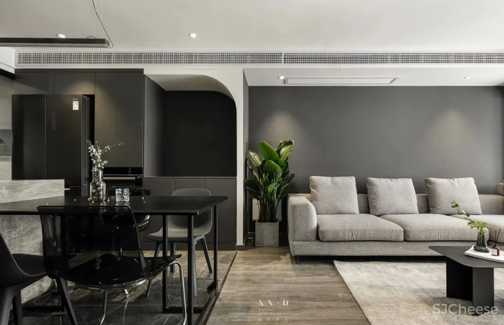 黑白简约,硬朗与温馨的平衡 晓安设计