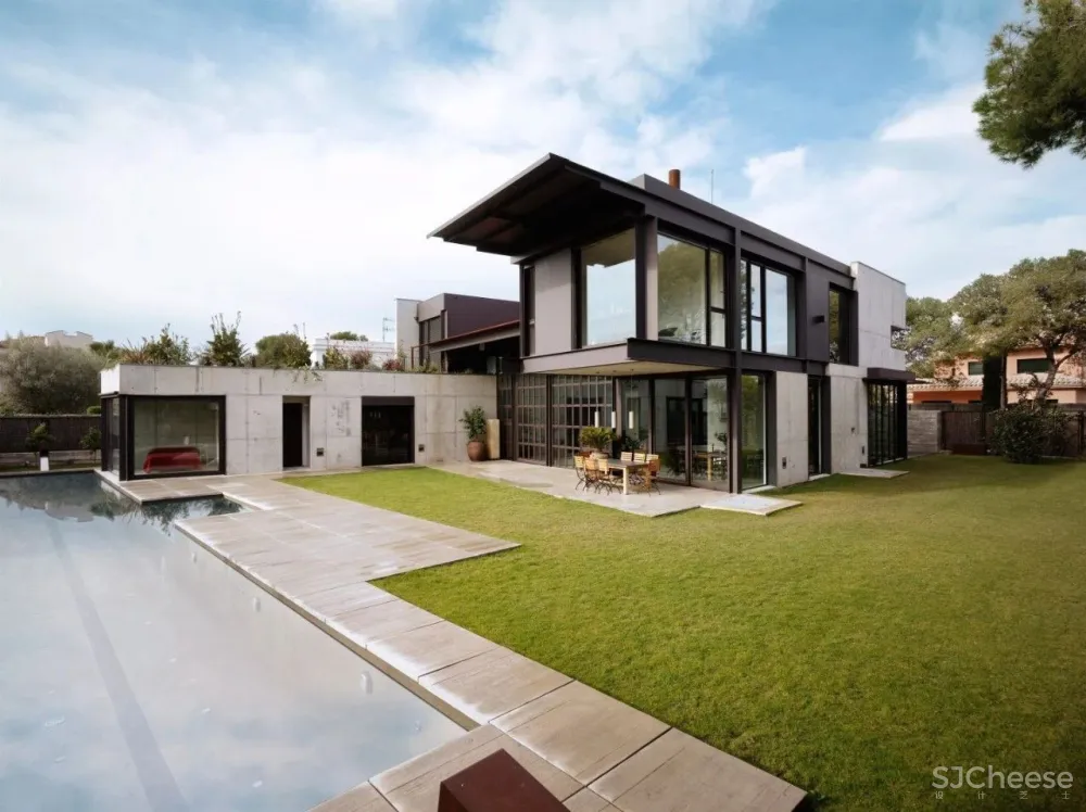 他设计的10栋别墅,每一个都“机关算尽”太酷了!