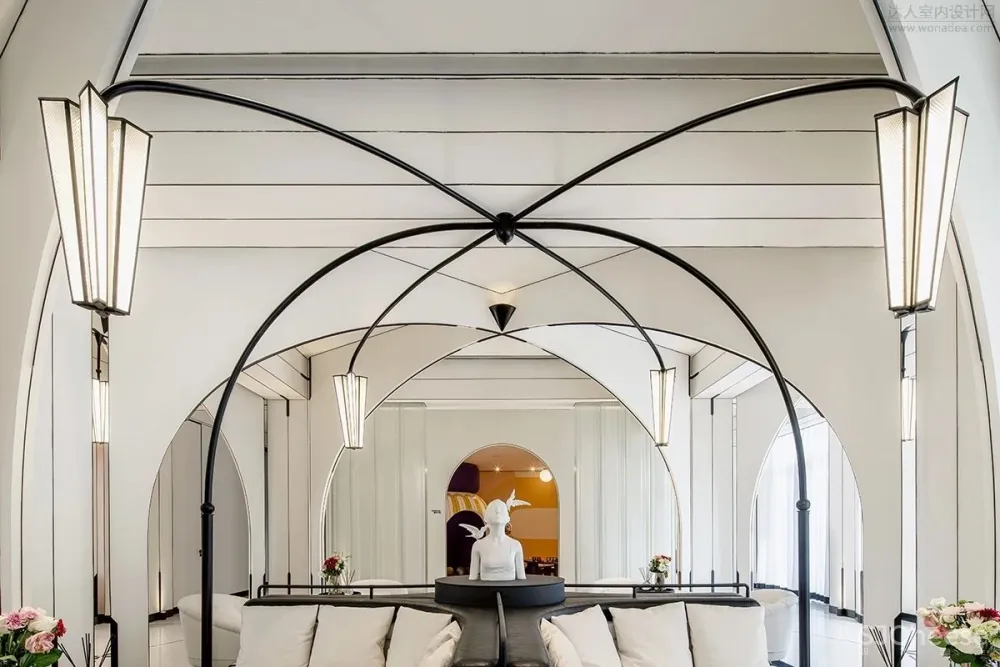 永恒的优雅—摩登线条勾勒魅力空间