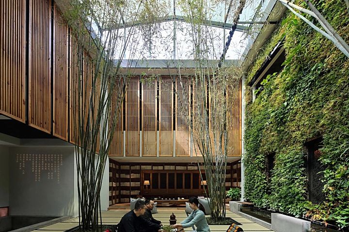 睡loft浴缸房躺看重庆山城一线江景，信步打卡宏村拍汉服写真