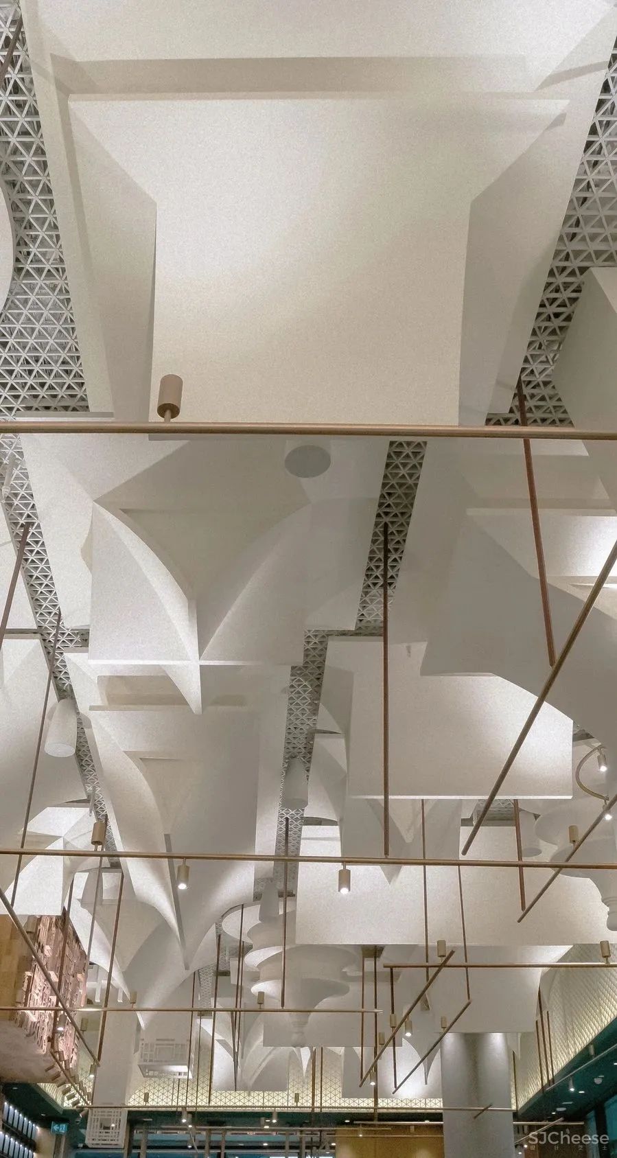 古鲁奇新作 全球首家5D餐厅,全聚德温哥华店