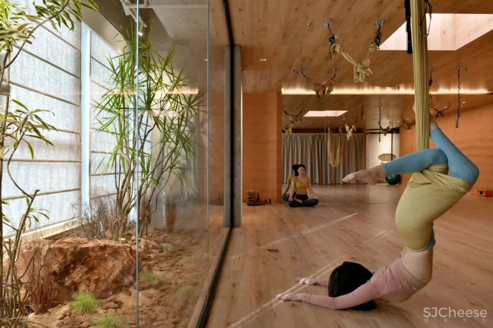 HOOOLD空间设计:愈创木瑜伽 城市边界!