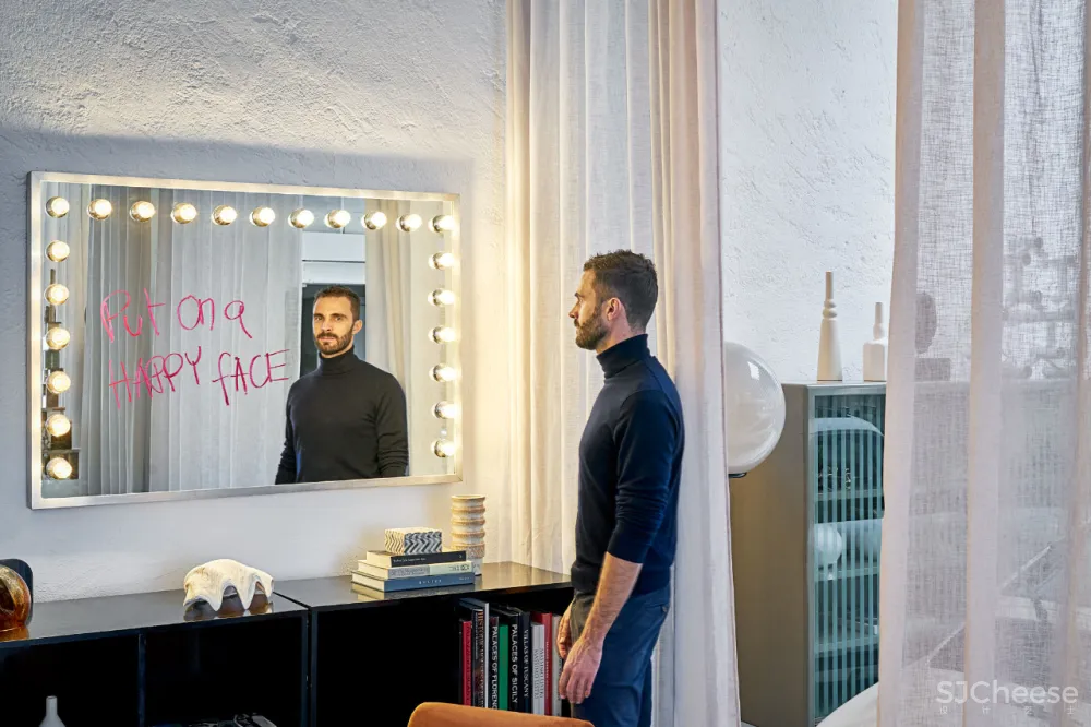 摆满艺术品的 LOFT,才是有腔调的家