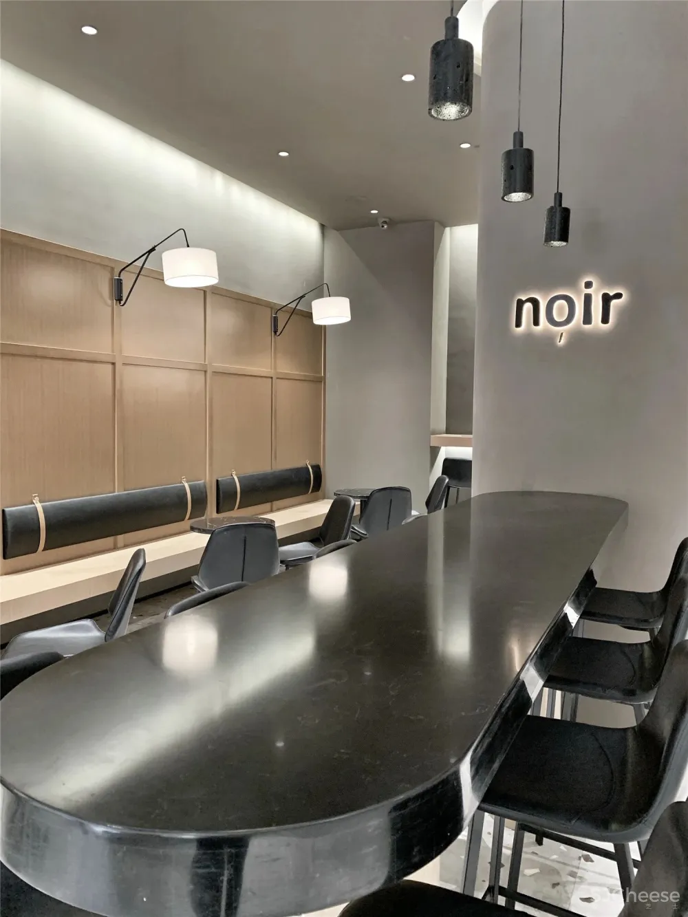睿上形素设计丨noir cafe