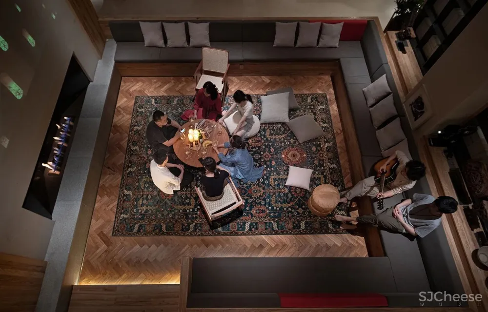 睡loft浴缸房躺看重庆山城一线江景,信步打卡宏村拍汉服写真