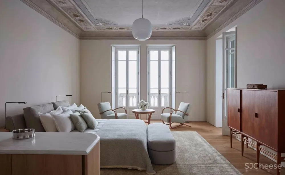 他曾与Kerry Hill 一起设计安缦伊沐,自然朴质的极致呈现