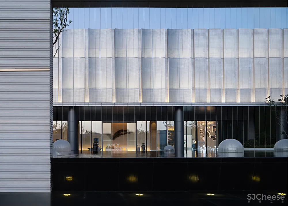 岳蒙:一场穿越故事的讲述!