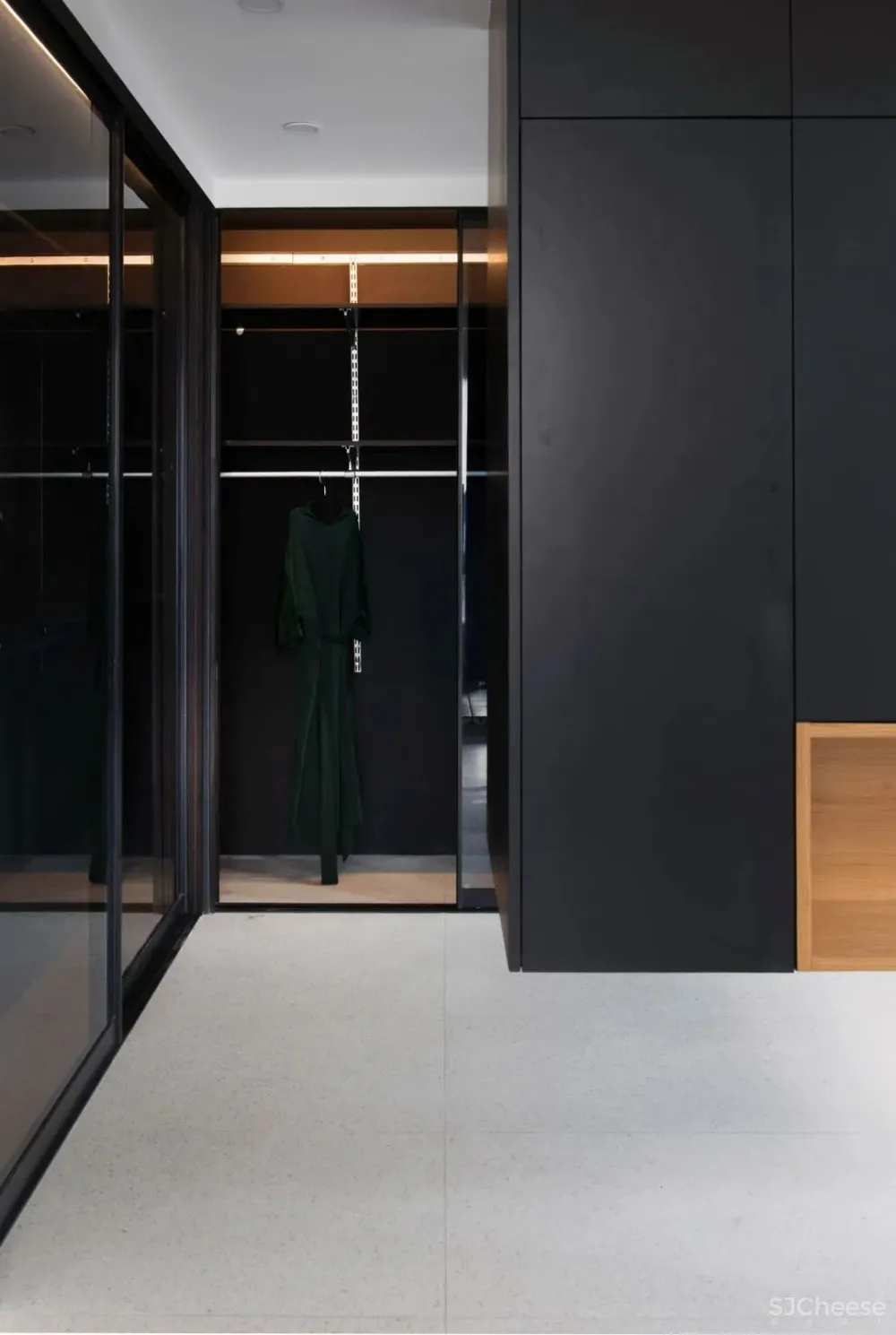 242㎡五室四卫，30种高级撞色，还有悬浮衣帽间 空中花园？！