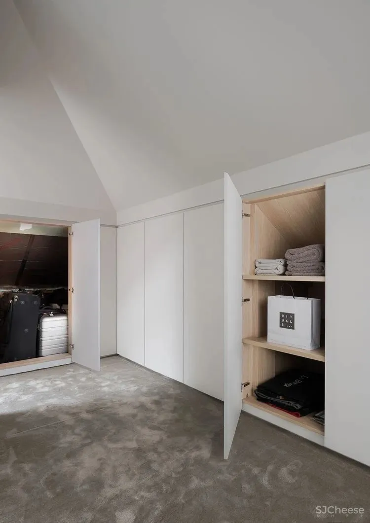 你买的顶楼比中层都贵?我觉得不亏......