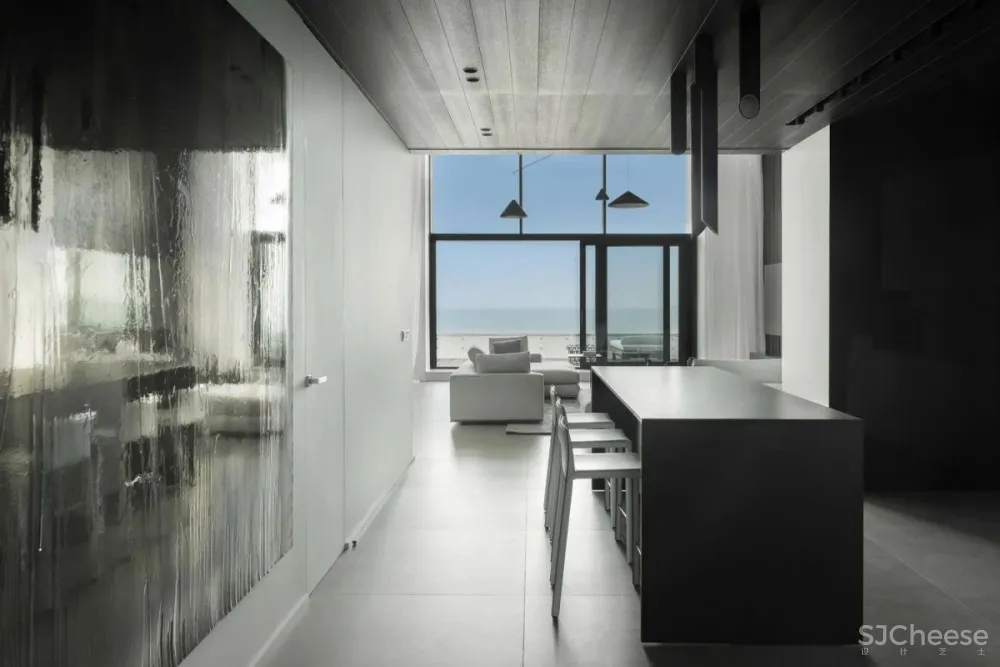 黑白极简顶层公寓，打造一流的低奢气场!