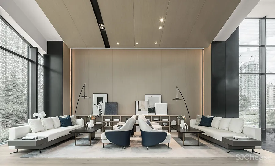 AGH：重叠、拆分、解构，演绎工业文明的重生