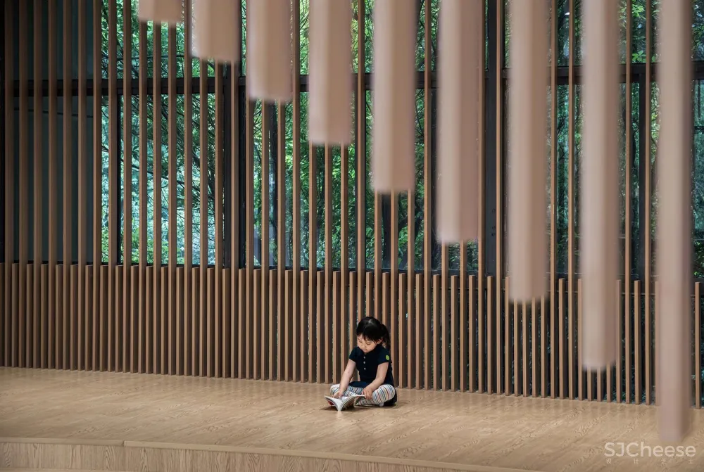 通透感 流动性，打造纯净儿童空间 反几建筑