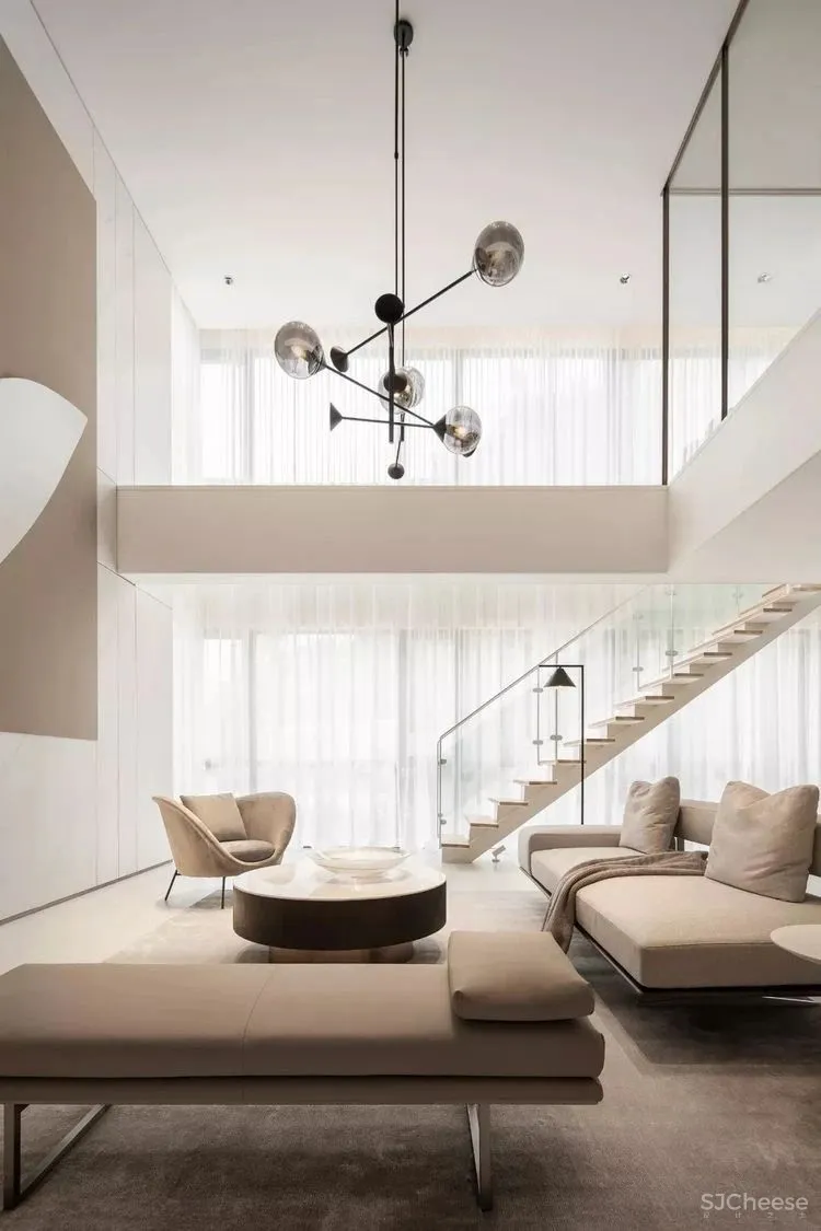 你买的顶楼比中层都贵?我觉得不亏......