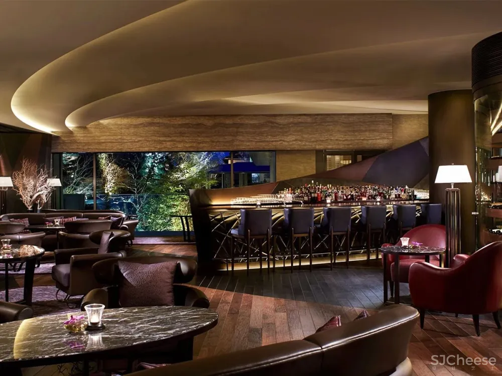 鸭川河畔望东山 I 京都·丽思卡尔顿酒店