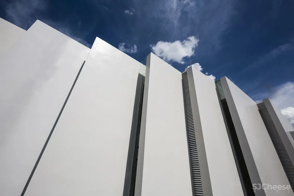 花园联系私密空间的三口之家 T住宅 Creative Architects