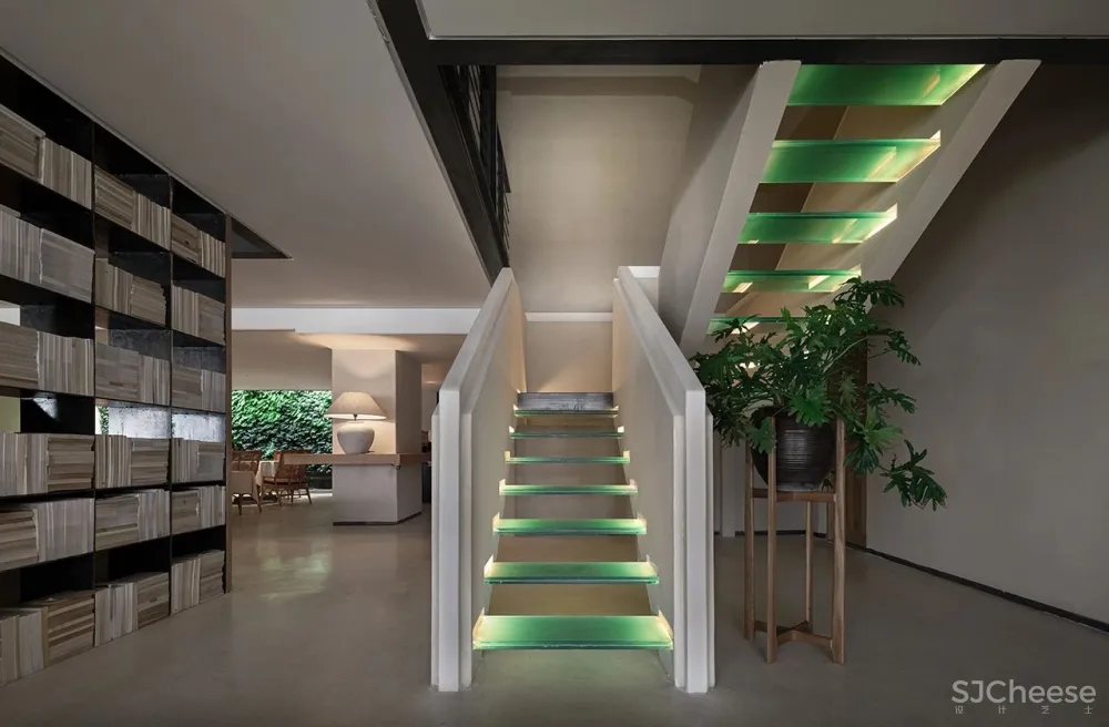 睡loft浴缸房躺看重庆山城一线江景,信步打卡宏村拍汉服写真