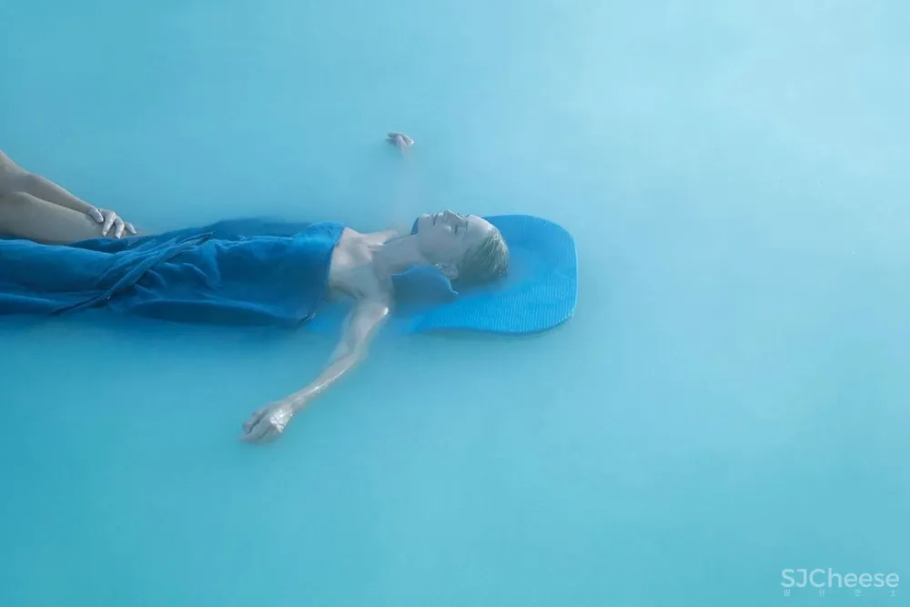 800年火山口的心灵治愈系酒店,全世界都来泡绝美蓝色温泉!