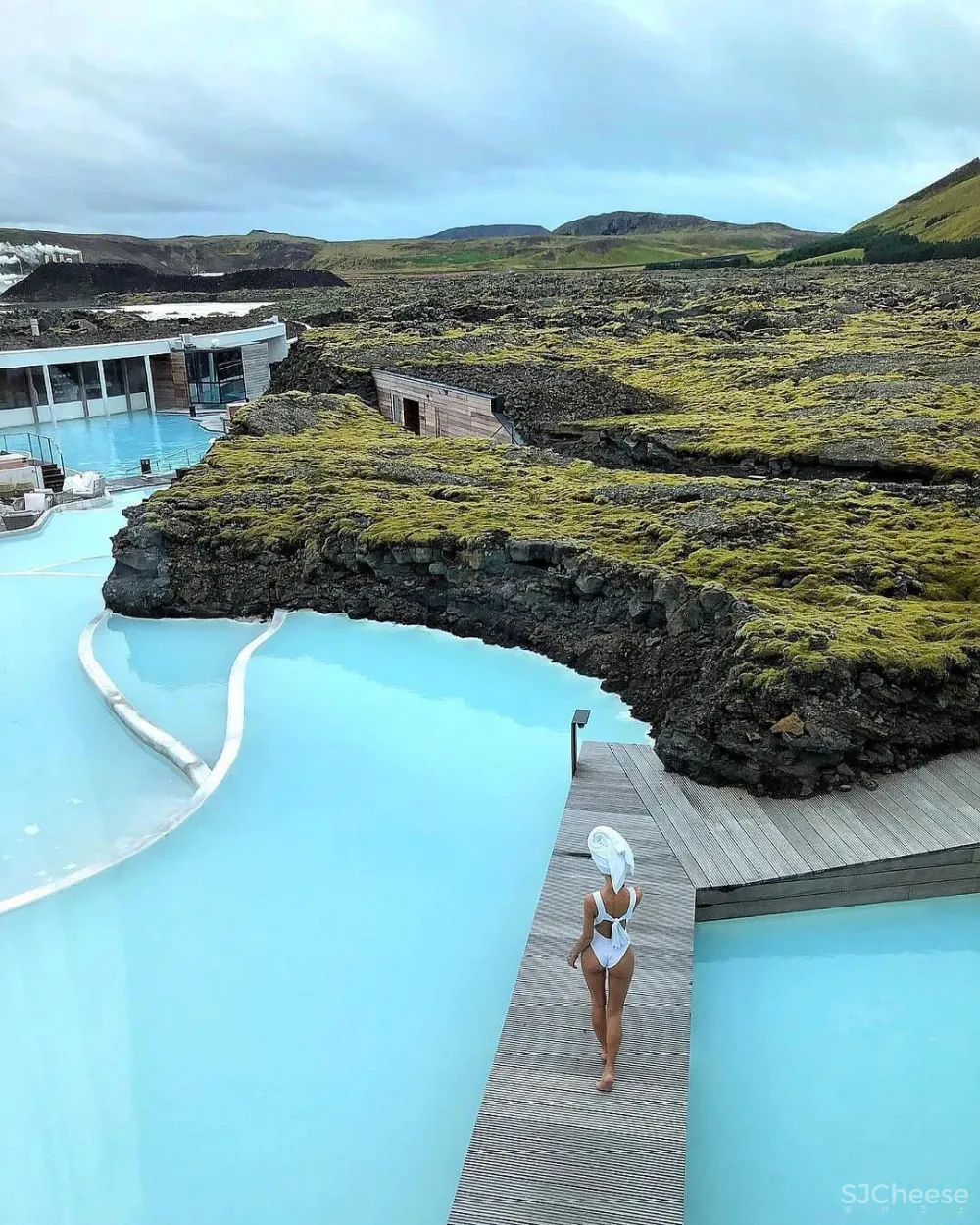 800年火山口的心灵治愈系酒店,全世界都来泡绝美蓝色温泉!