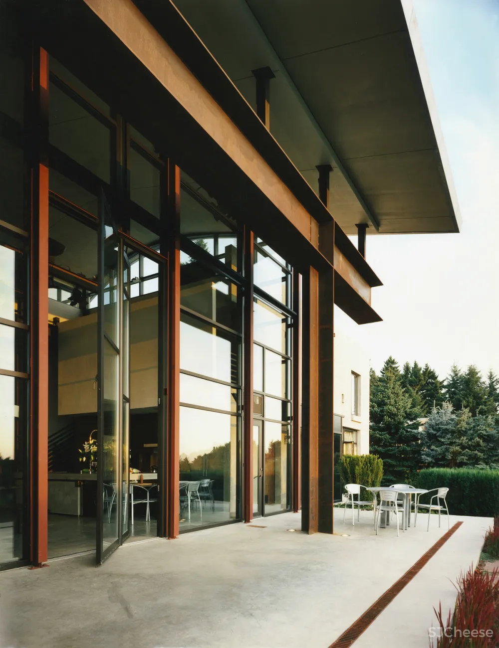 他设计的10栋别墅,每一个都“机关算尽”太酷了!