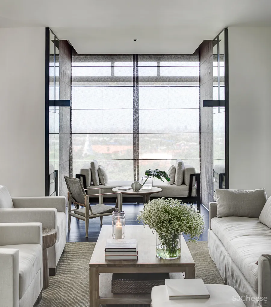 他曾与Kerry Hill 一起设计安缦伊沐,自然朴质的极致呈现