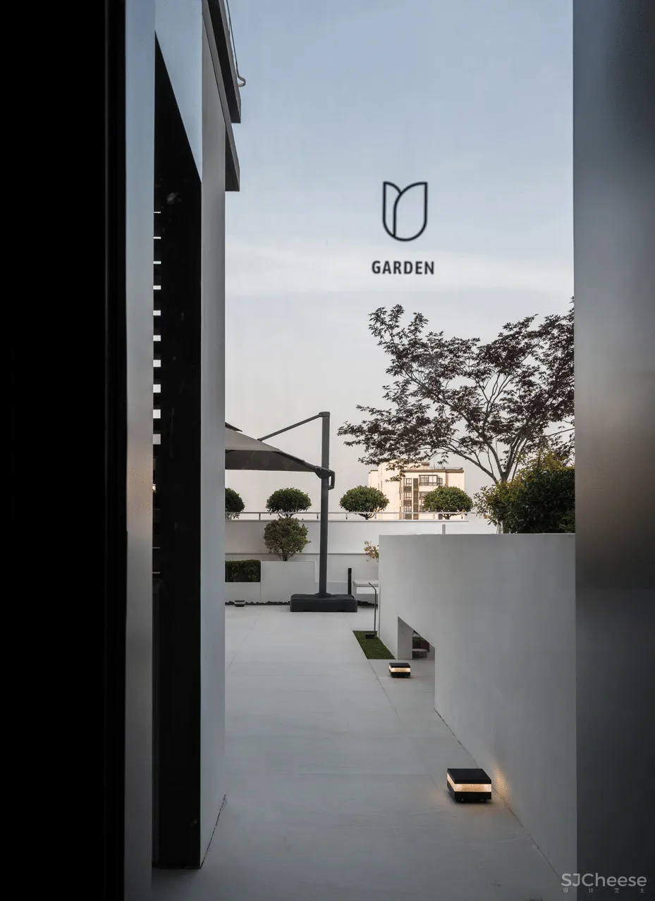 FF STUDIO:红墙之下,“度假式”办公空间