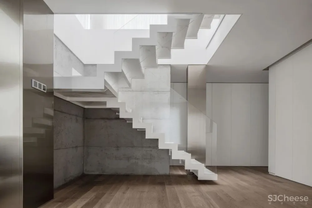 这位明星家!320㎡顶层复式,拆出大平层,超飒超有品!