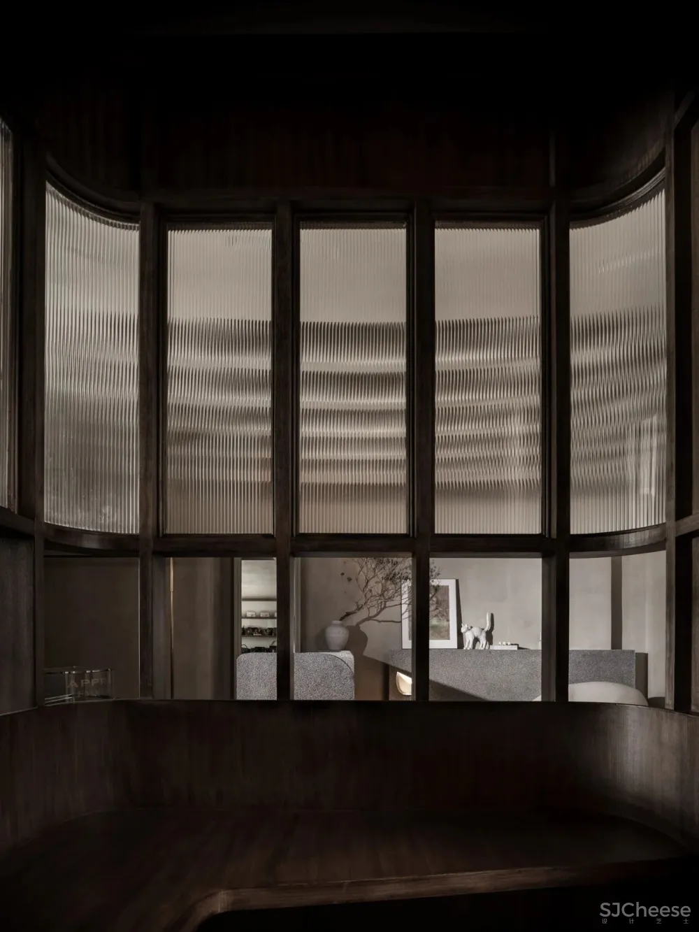 文超:128㎡灰木系空间,这样的复古才够味!