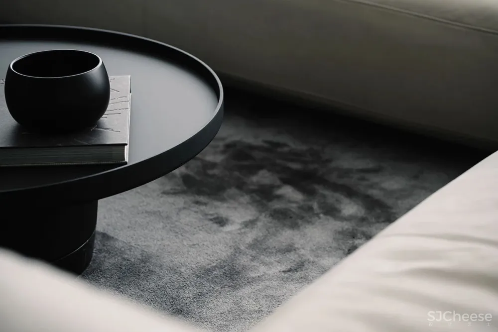 146㎡ 黑色调公寓,打造别样的轻奢感