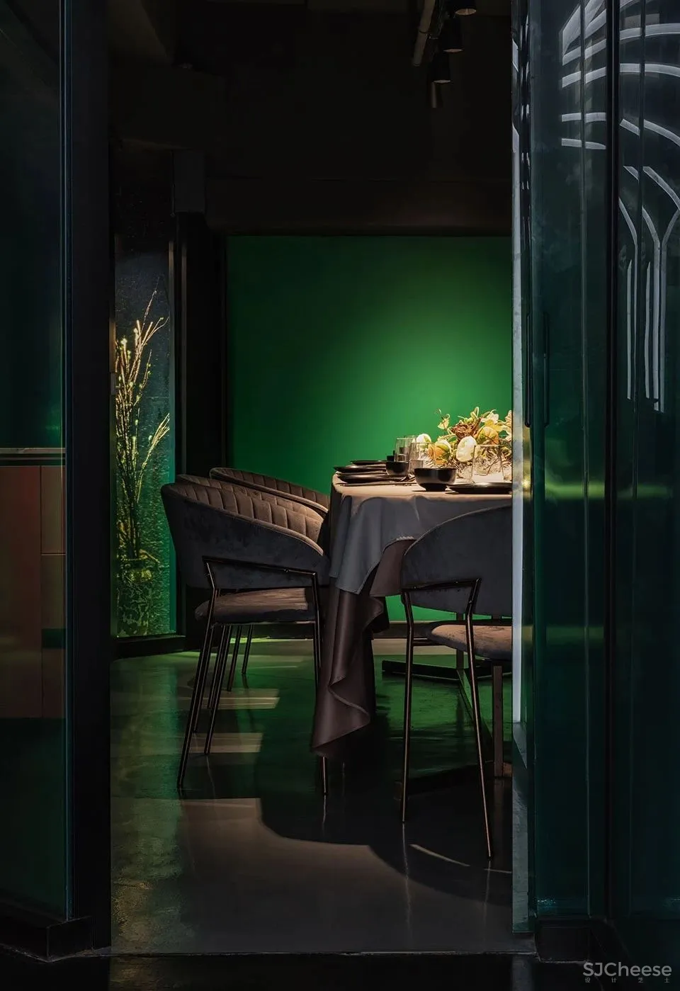 醉东餐厅 上海博纵建筑工程咨询有限公司