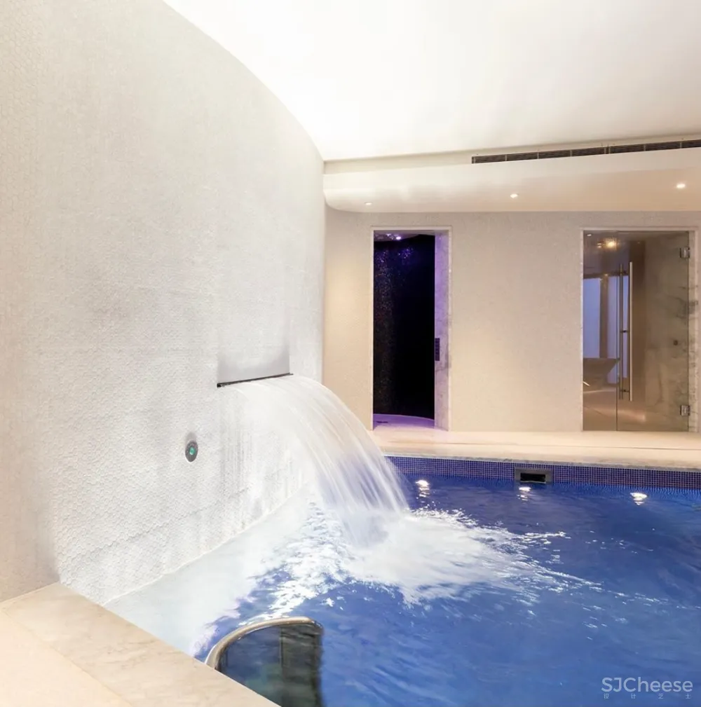 伦敦那个煤气包爆改的公寓,顶层复式样板房公开了,一套卖7000万