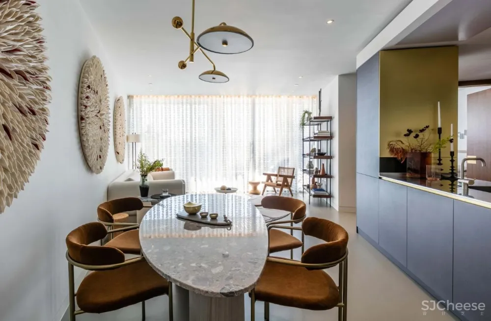 伦敦那个煤气包爆改的公寓,顶层复式样板房公开了,一套卖7000万