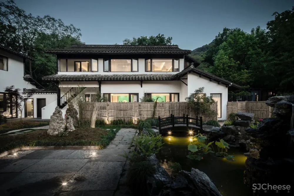 西湖边的“小京都”要藏不住了！与祈愿福地相邻，500天匠心打造千万级美宿，私享禅意清净，夜观原生态萤火虫