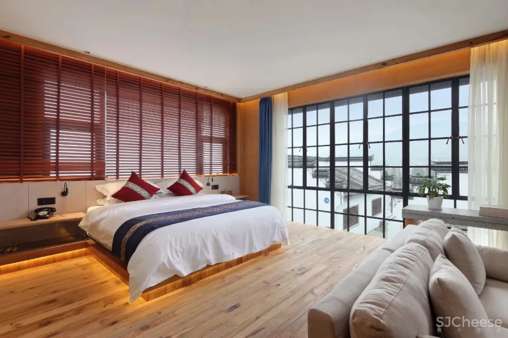 睡loft浴缸房躺看重庆山城一线江景,信步打卡宏村拍汉服写真